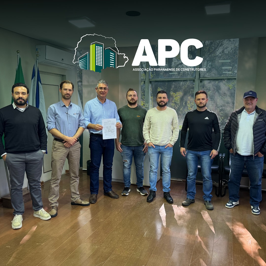 JULIO KÜLLER PRESTIGIA POSSE DA NOVA DIRETORIA DA APC E REFORÇA COMPROMISSO COM O SETOR DA CONSTRUÇÃO
